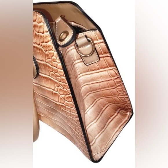 Ladies Crocodile-Embossed Handbag in Tan and accents of Brown - Picture 5 of 9